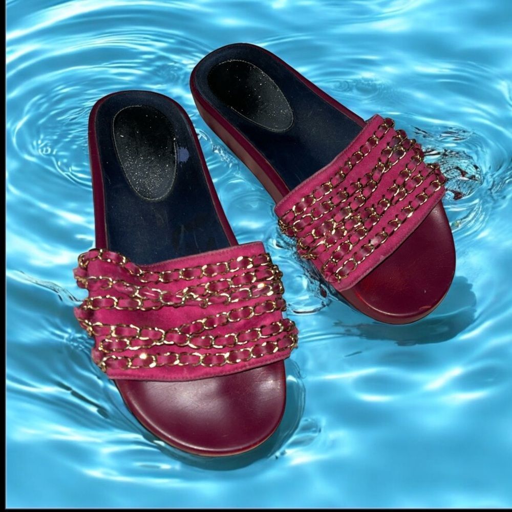 AUTHENTIC CHANEL Burgundy Slide Sandals with Gold Chain SIZE 8 READ HAS FLAWS!